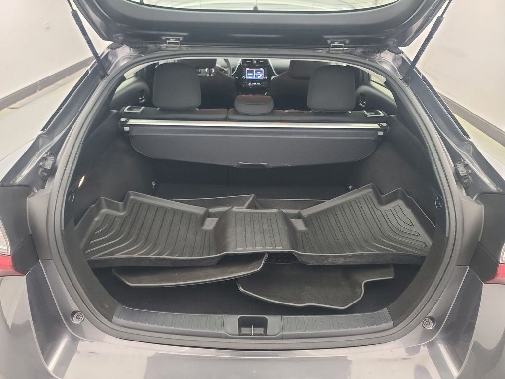 2022 Toyota Prius LE