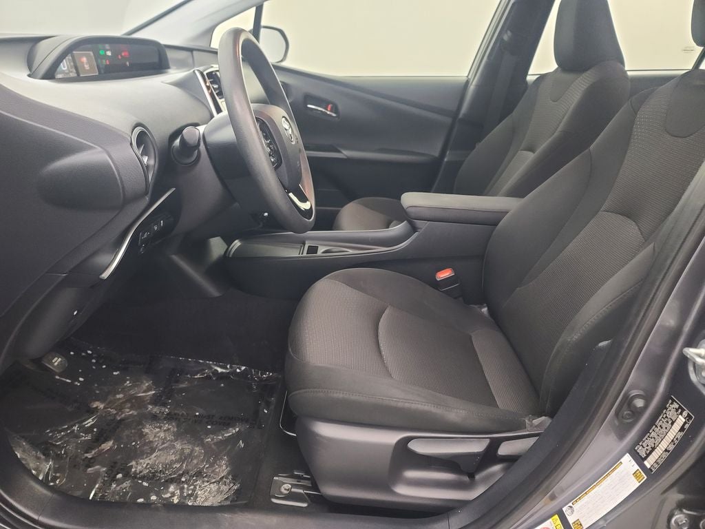 2022 Toyota Prius LE