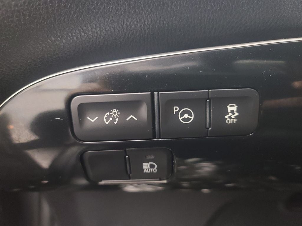 2022 Toyota Prius LE