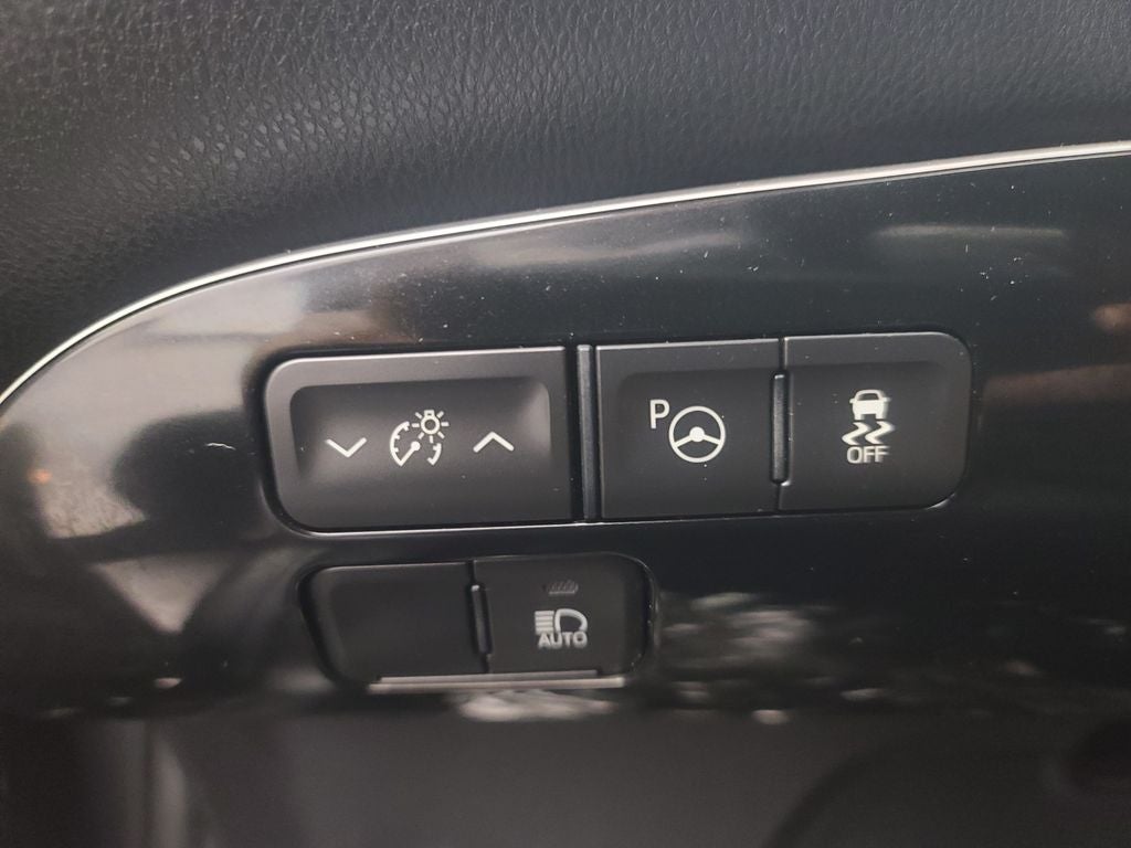 2022 Toyota Prius LE