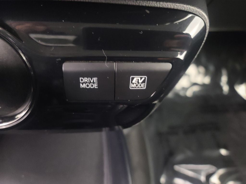 2022 Toyota Prius LE