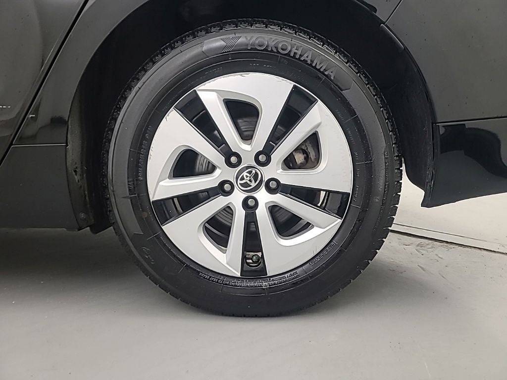 2016 Toyota PRIUS Three