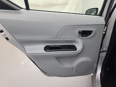2013 Toyota PRIUS c Three