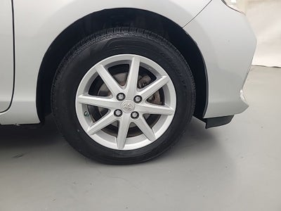 2013 Toyota PRIUS c Three