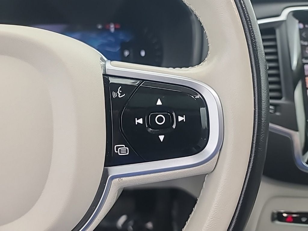 2023 Volvo XC90 B5 Core