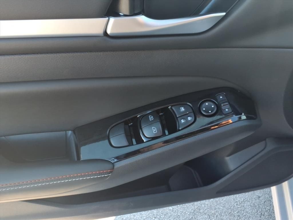 2025 Nissan Altima 2.5 SR