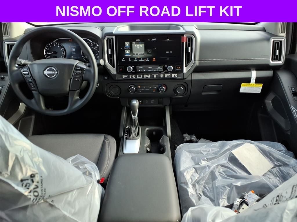 2025 Nissan Frontier SV