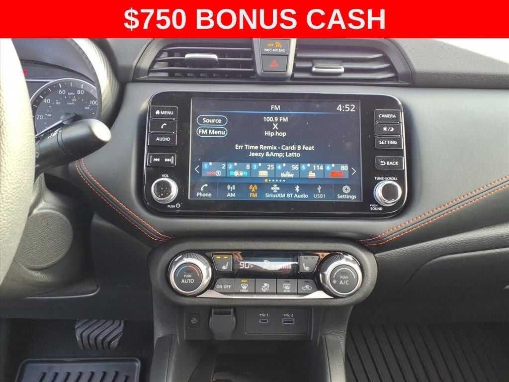 2025 Nissan Versa 1.6 SR