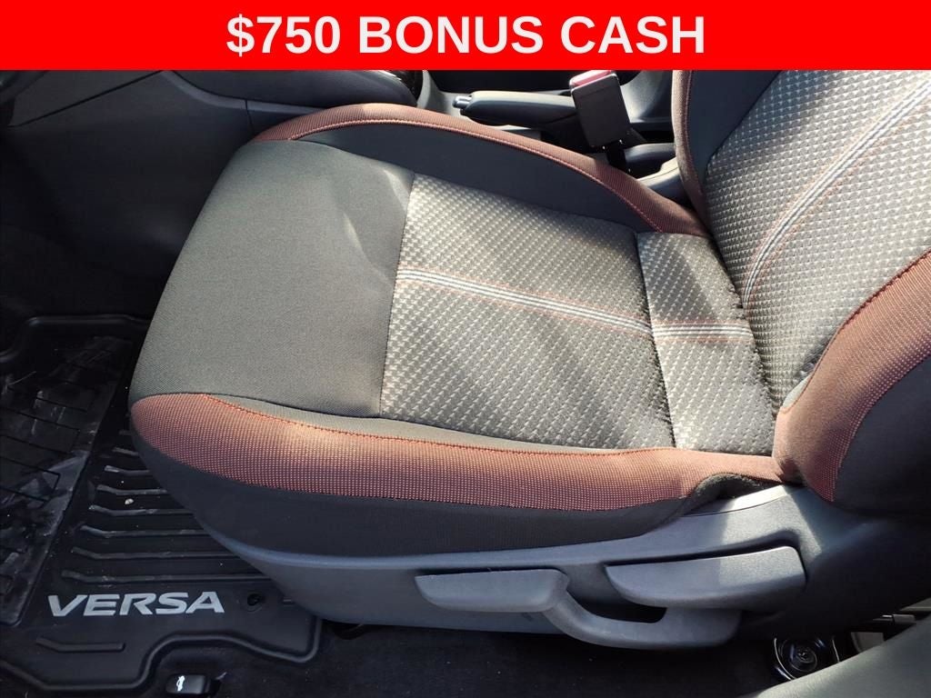 2025 Nissan Versa 1.6 SR