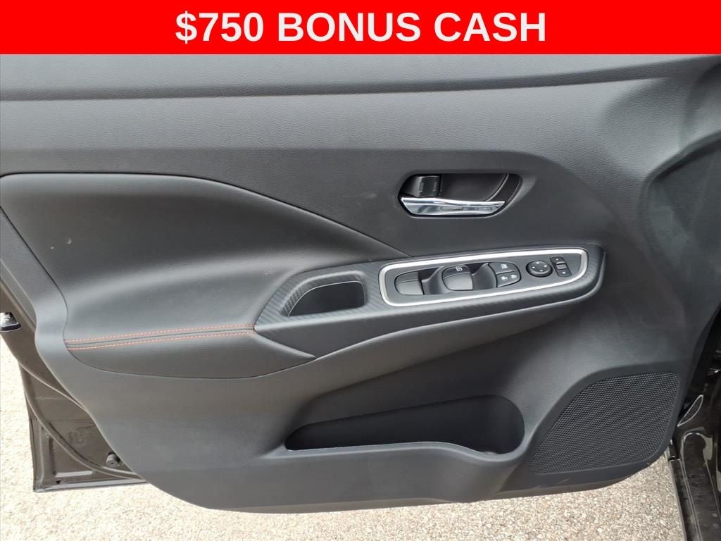 2025 Nissan Versa 1.6 SR