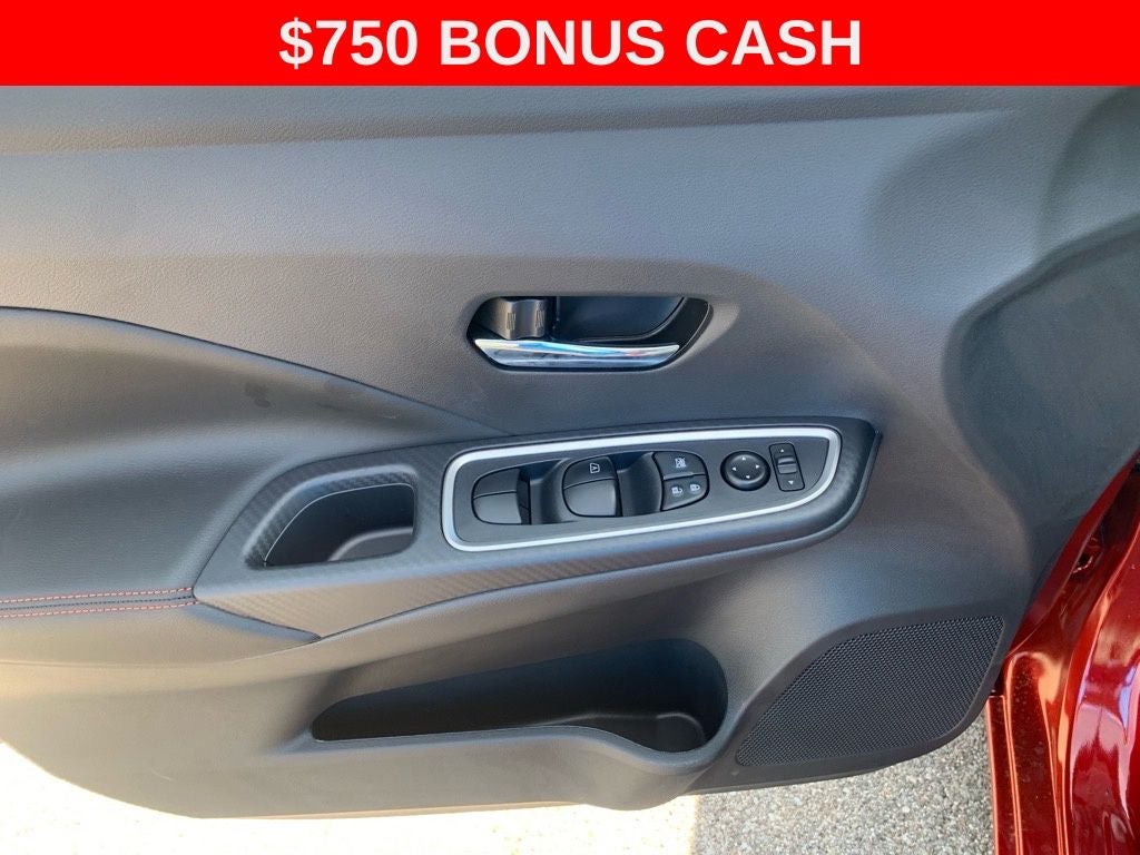 2025 Nissan Versa 1.6 SR