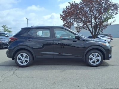 2025 Nissan Kicks Play S