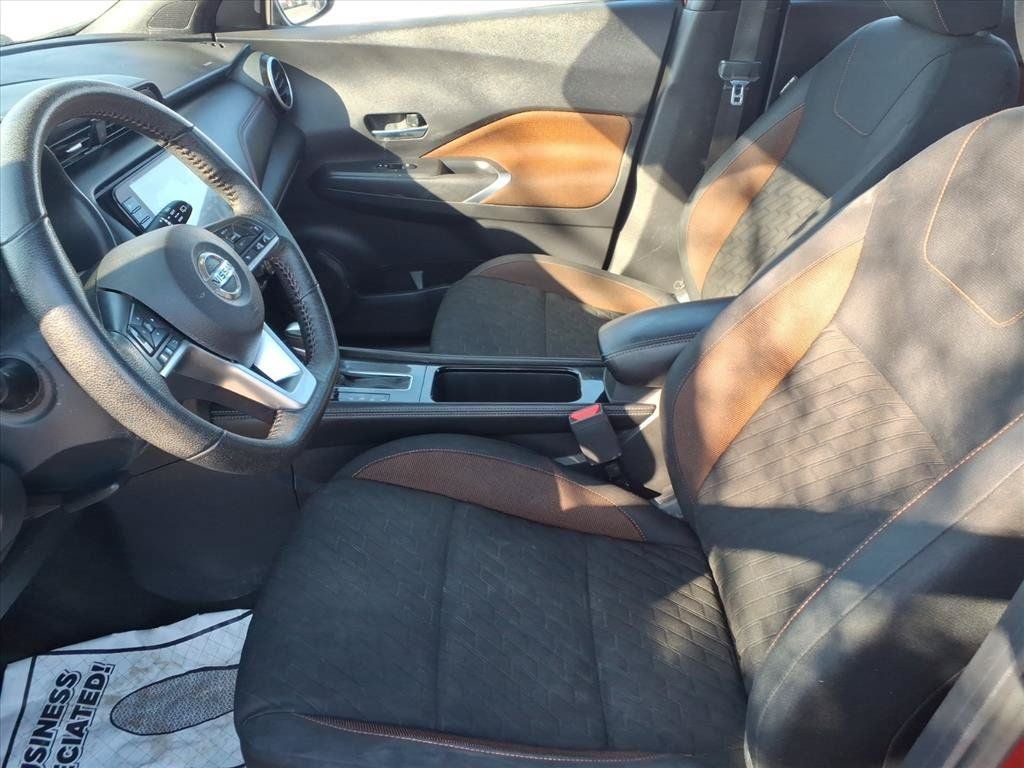 2021 Nissan Kicks SR
