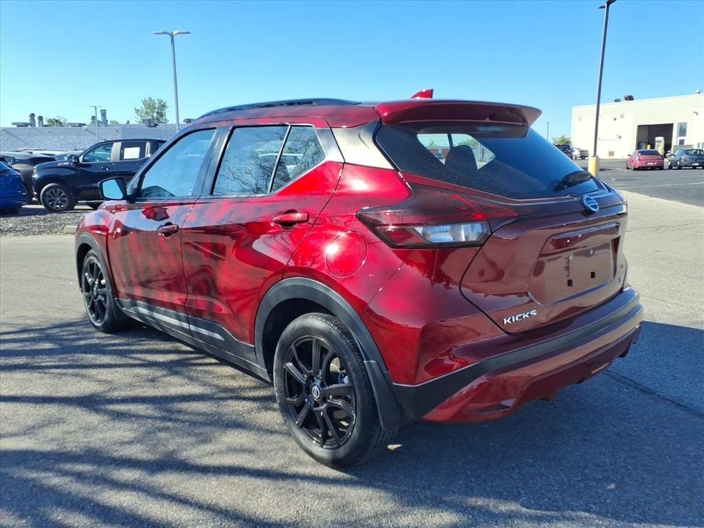 2021 Nissan Kicks SR