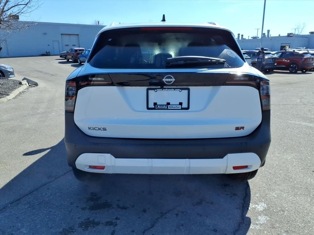 2026 Nissan Kicks SR