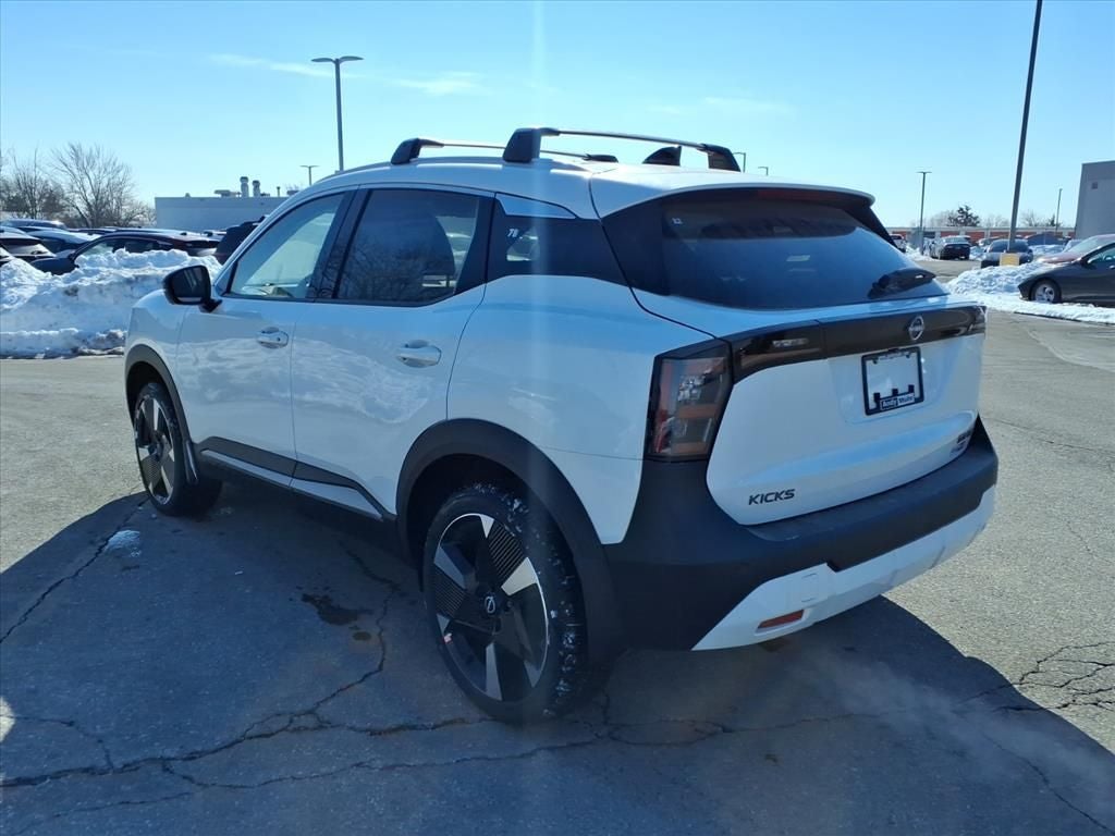 2026 Nissan Kicks SR