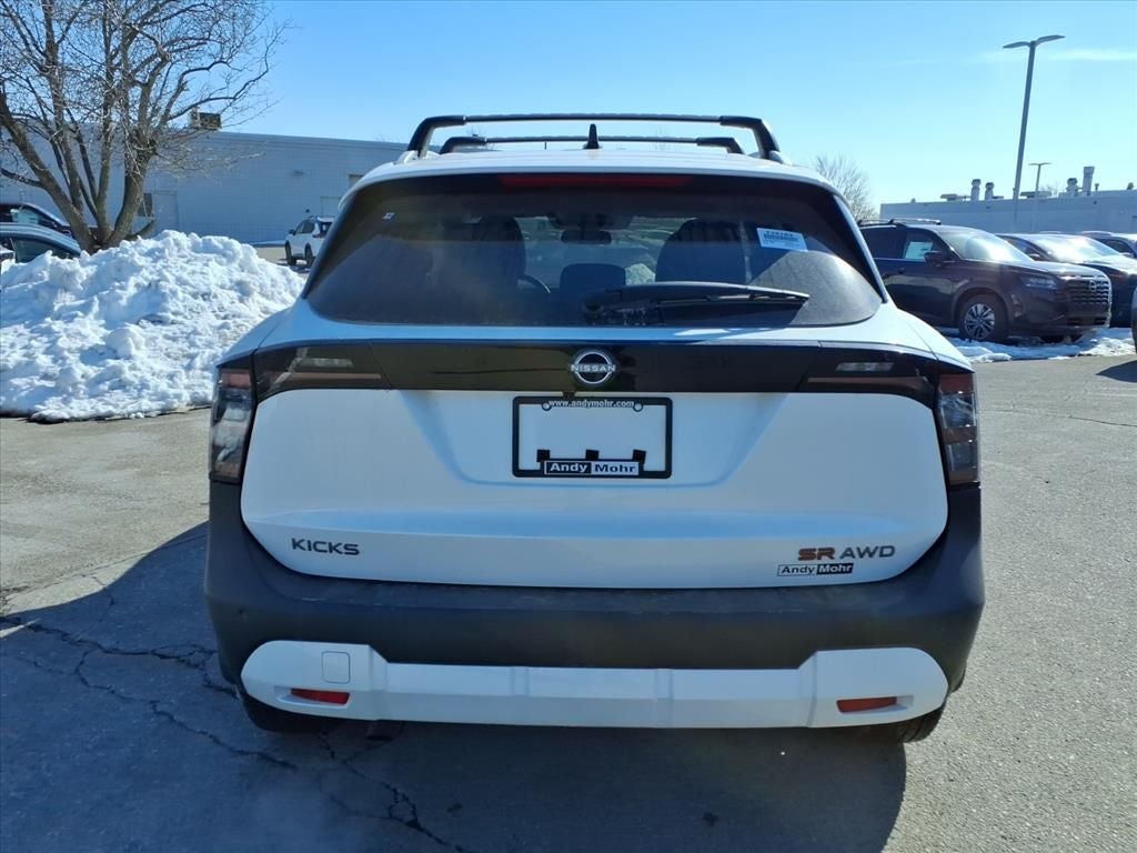 2026 Nissan Kicks SR