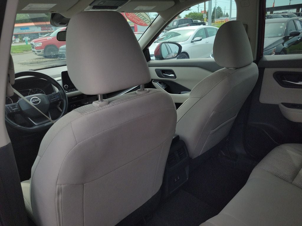 2025 Nissan Rogue SV