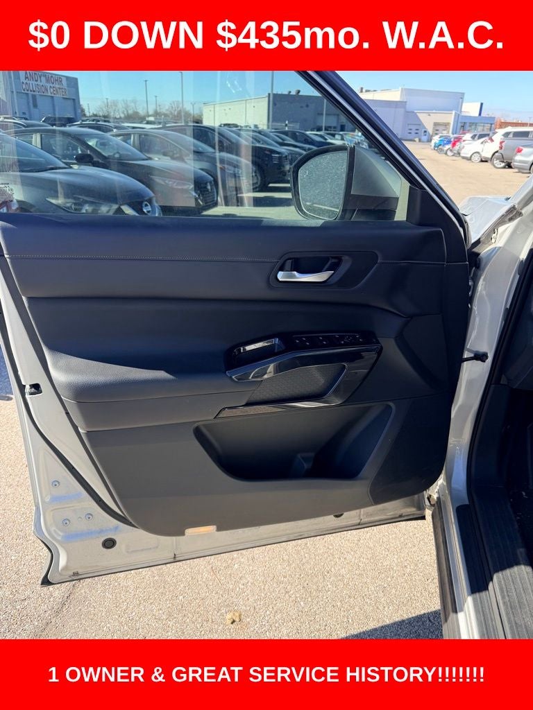 2022 Nissan Pathfinder SV