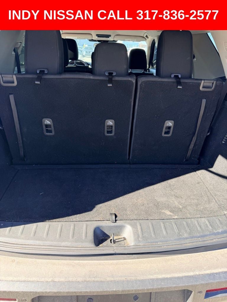 2022 Nissan Pathfinder SV