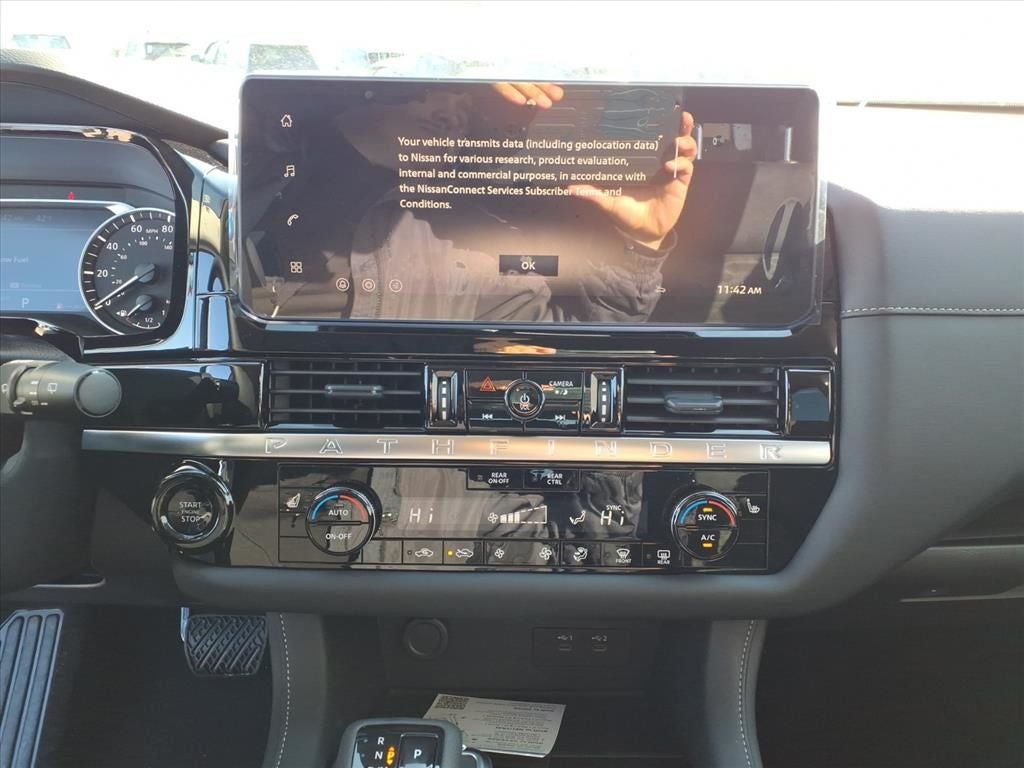 2026 Nissan Pathfinder SV