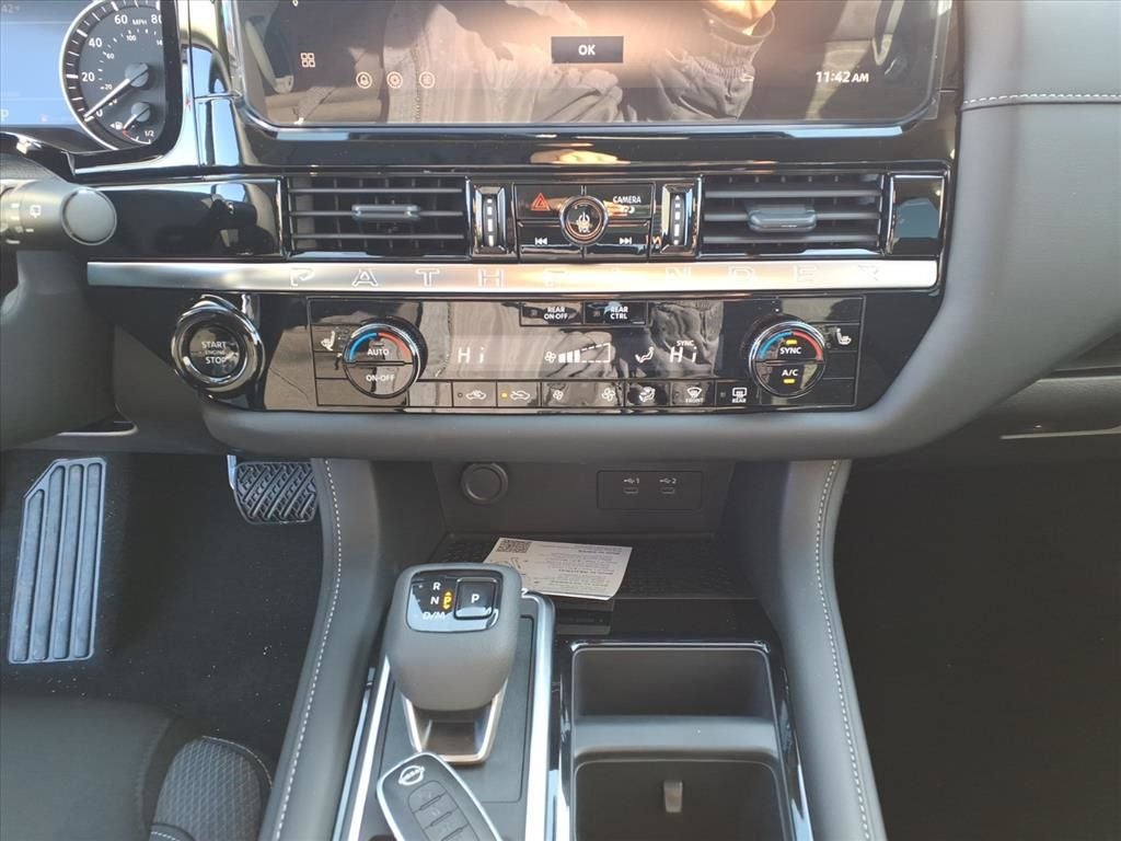 2026 Nissan Pathfinder SV