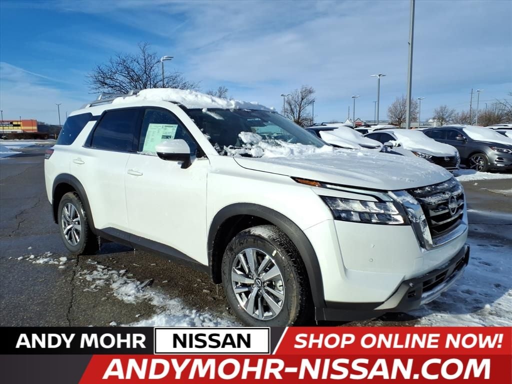 2025 Nissan Pathfinder SL