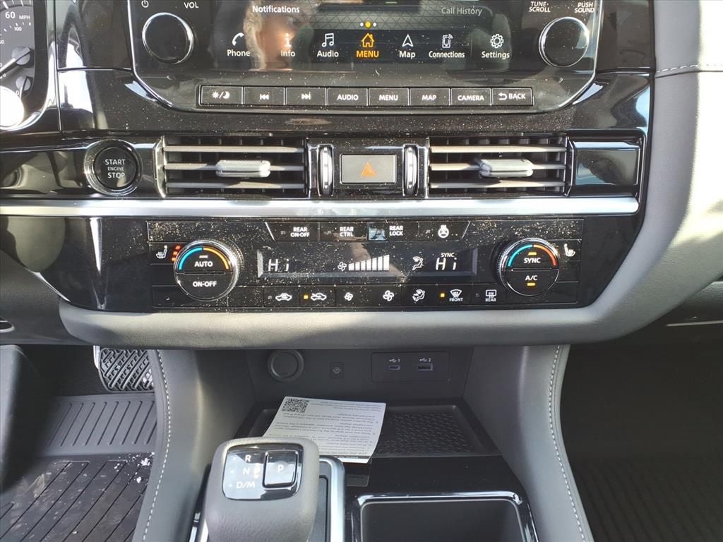 2025 Nissan Pathfinder SL