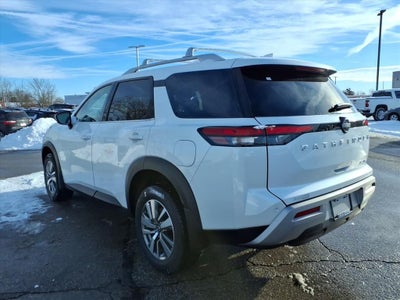 2025 Nissan Pathfinder SL