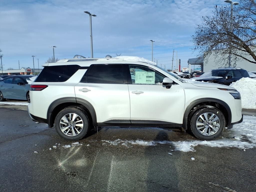 2025 Nissan Pathfinder SL