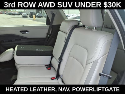 2023 Nissan Pathfinder SL