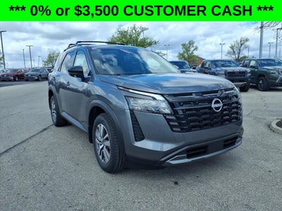 2026 Nissan Pathfinder SL