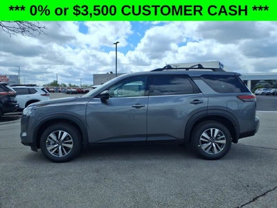2026 Nissan Pathfinder SL