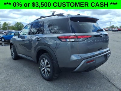 2026 Nissan Pathfinder SL