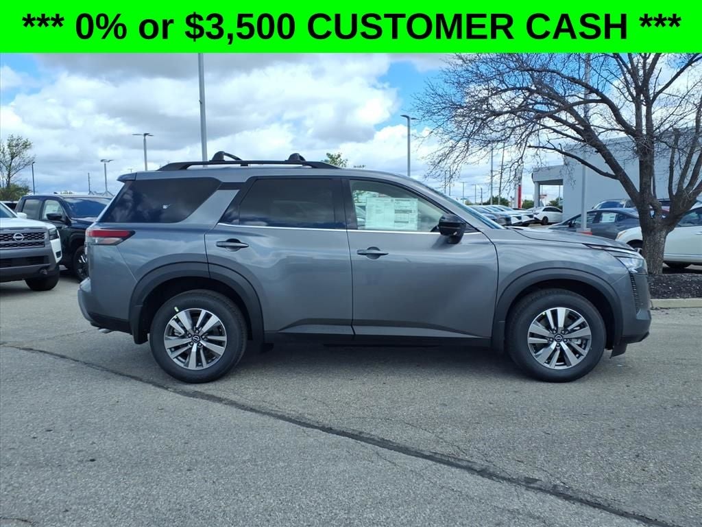 2026 Nissan Pathfinder SL