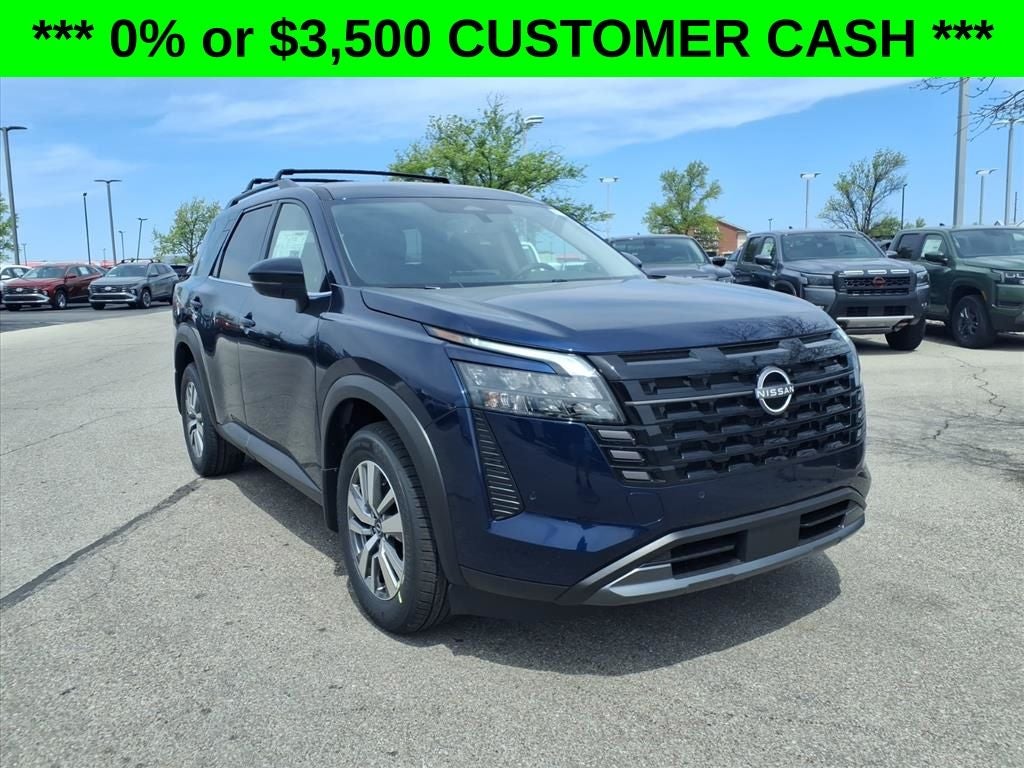 2026 Nissan Pathfinder SL