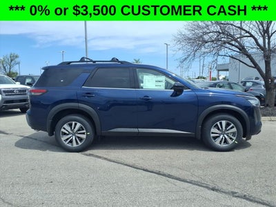 2026 Nissan Pathfinder SL