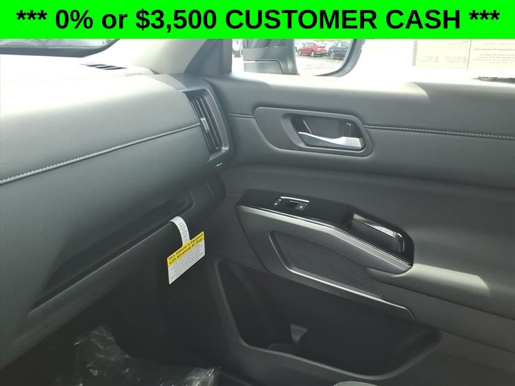 2026 Nissan Pathfinder SL