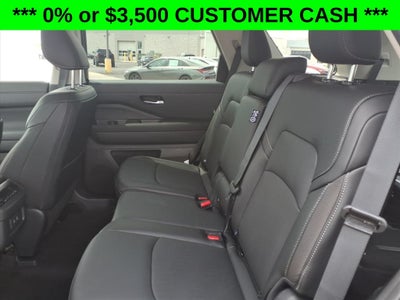 2026 Nissan Pathfinder SL