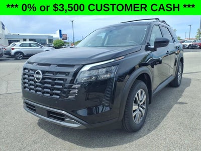 2026 Nissan Pathfinder SL