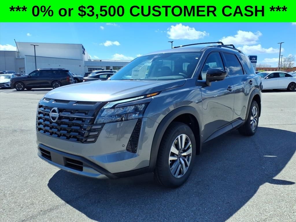 2026 Nissan Pathfinder SL