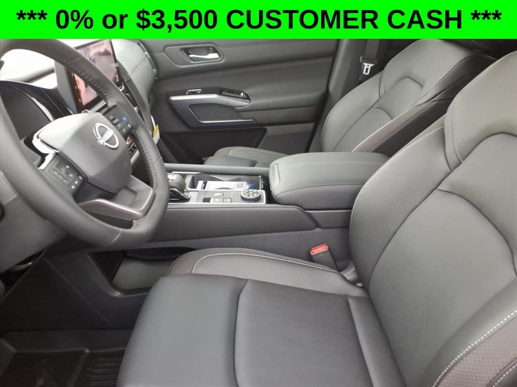 2026 Nissan Pathfinder SL