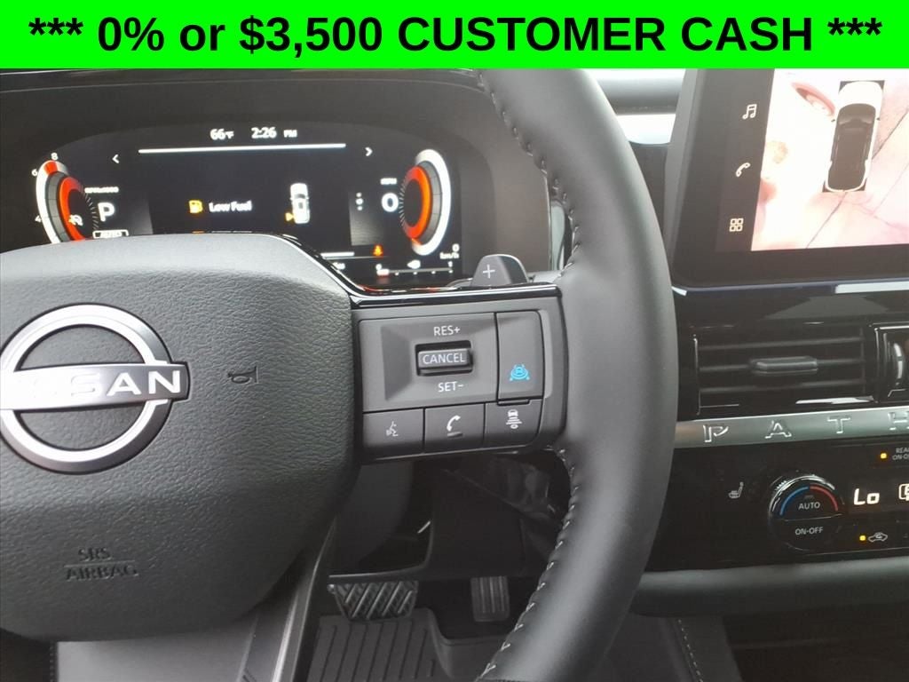 2026 Nissan Pathfinder SL
