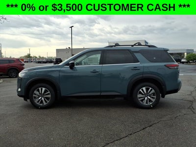 2026 Nissan Pathfinder SL