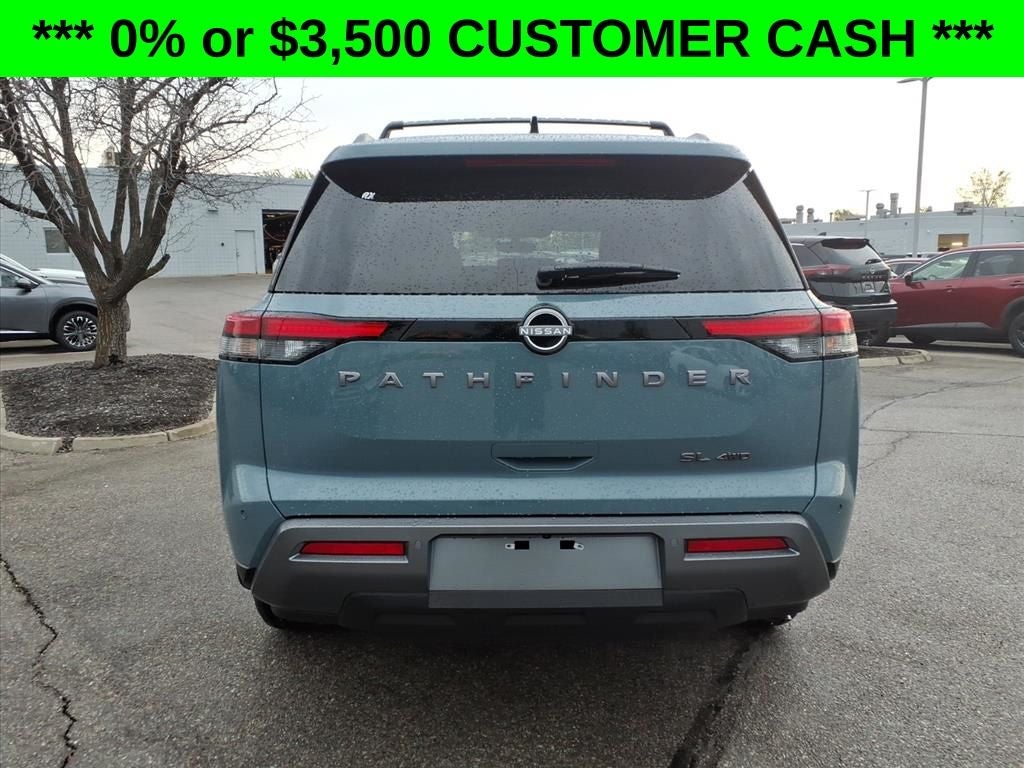 2026 Nissan Pathfinder SL