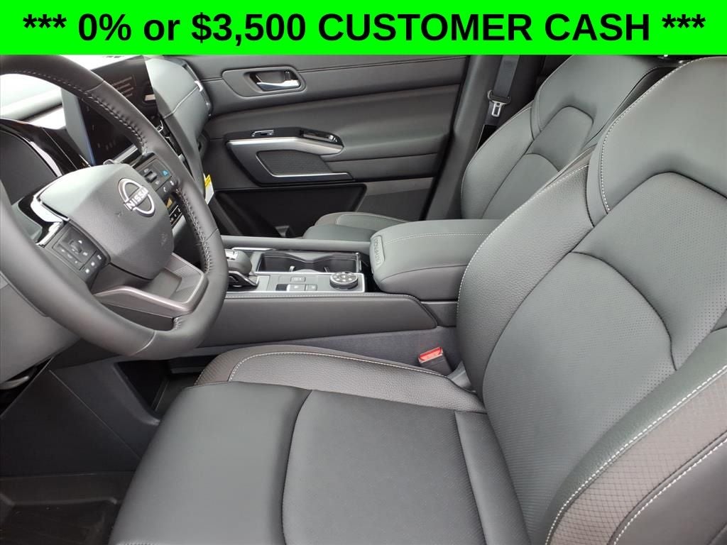 2026 Nissan Pathfinder SL