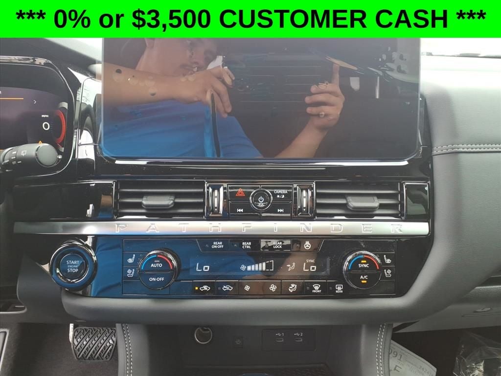 2026 Nissan Pathfinder Platinum