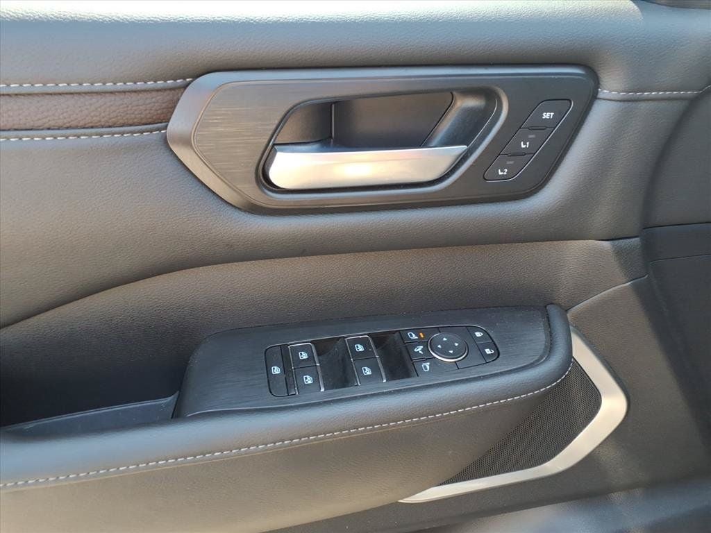 2025 Nissan Armada Platinum