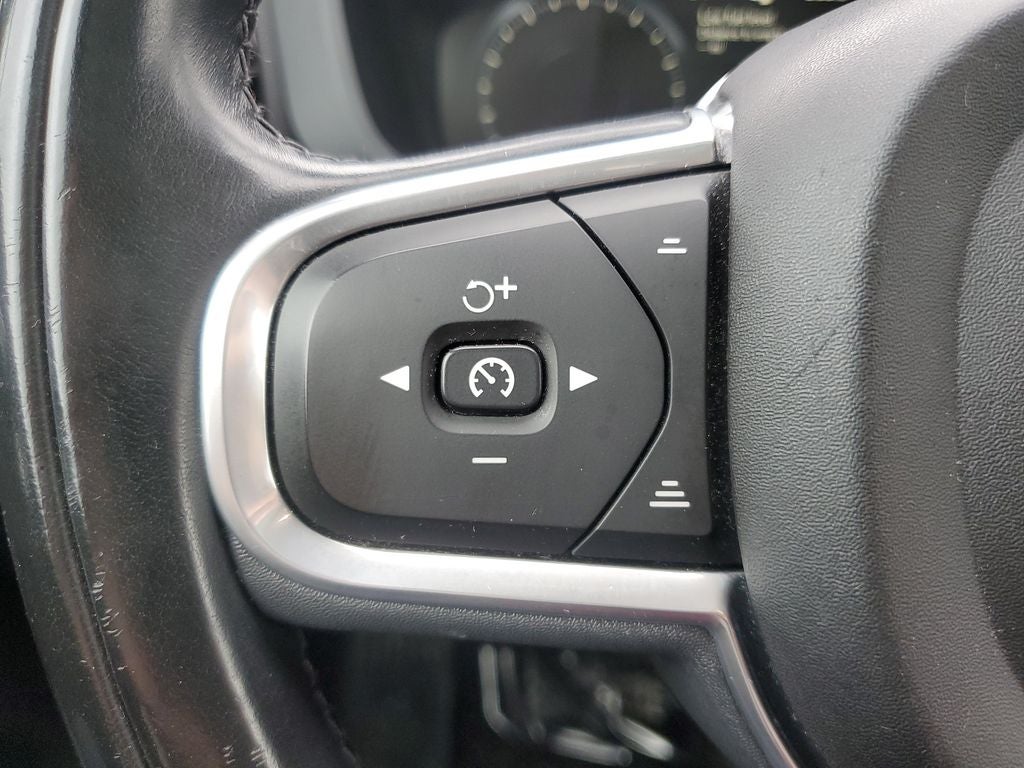 2018 Volvo XC60 T5 Momentum