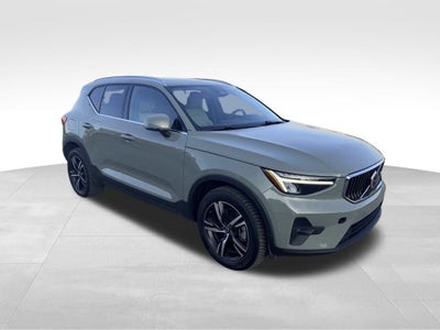 2023 Volvo XC40 B5 Plus Bright Theme